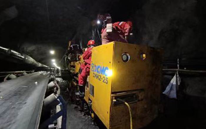 综掘装备上新！esball官网电子游戏www.esball.comCMM2-25煤矿用锚杆钻车首发